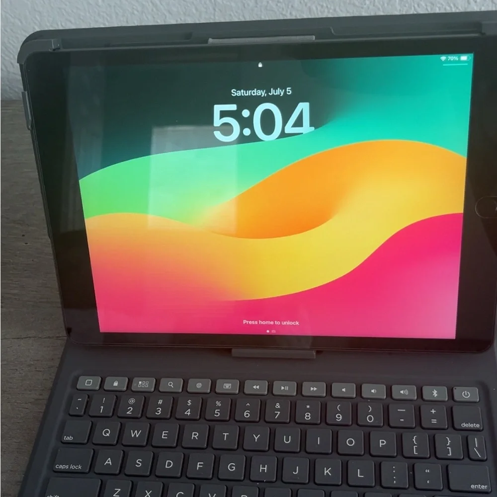 Ipad with Keyboard Case